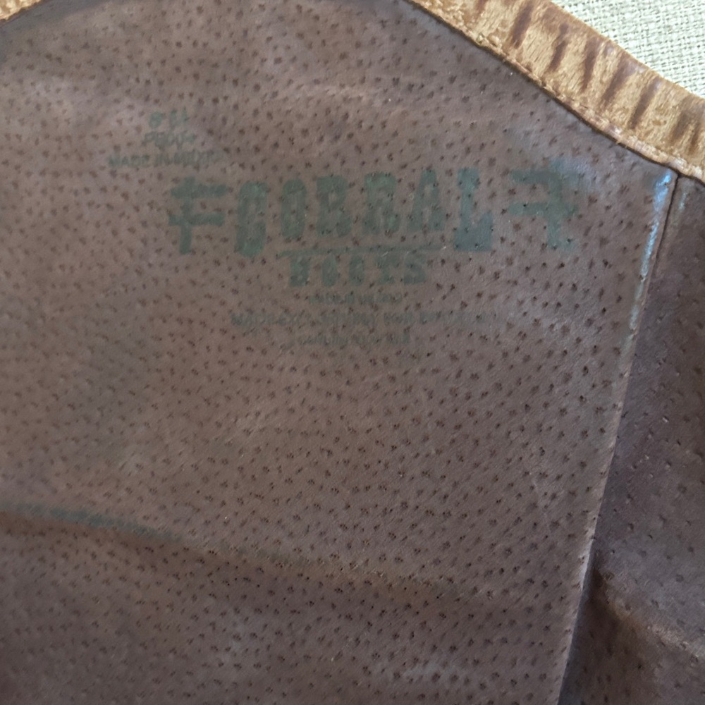 Elegant Brown Leather Winter Boots - Picture 2 of 9